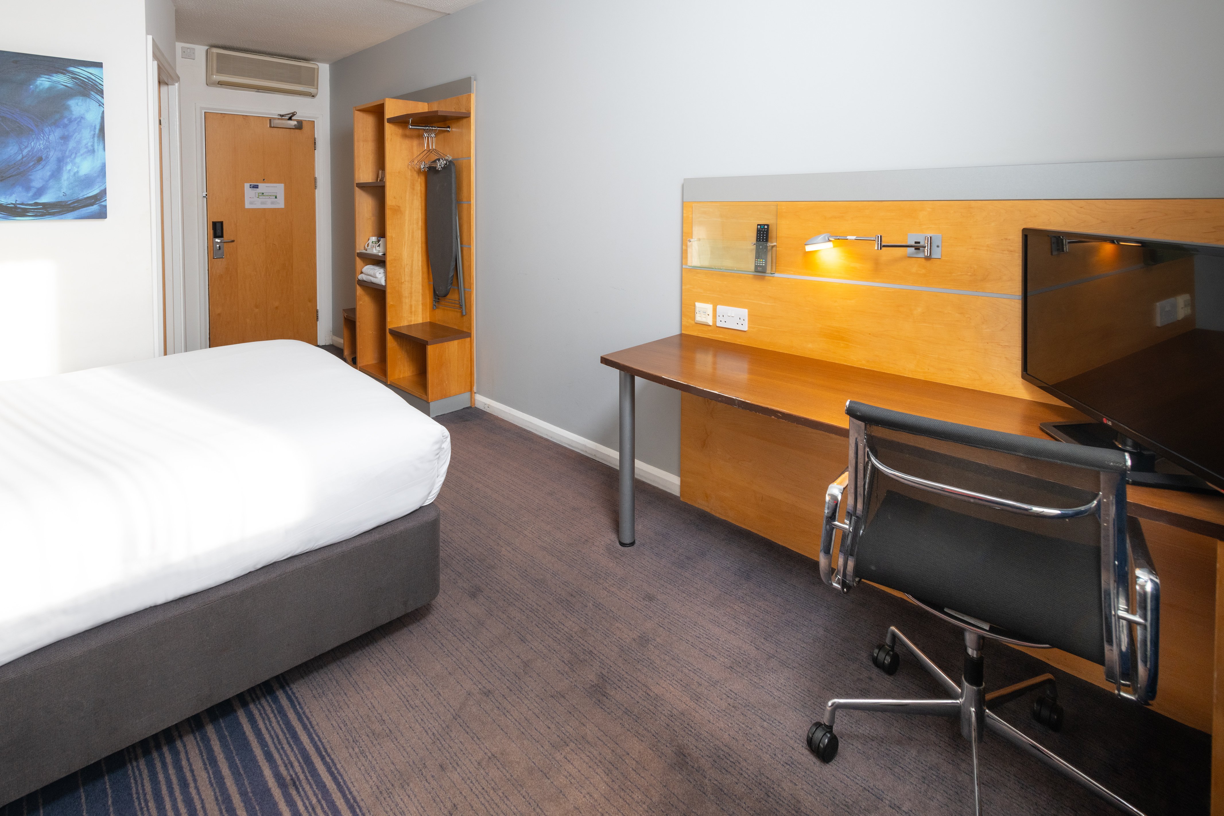 holiday inn express stevenage by ihg