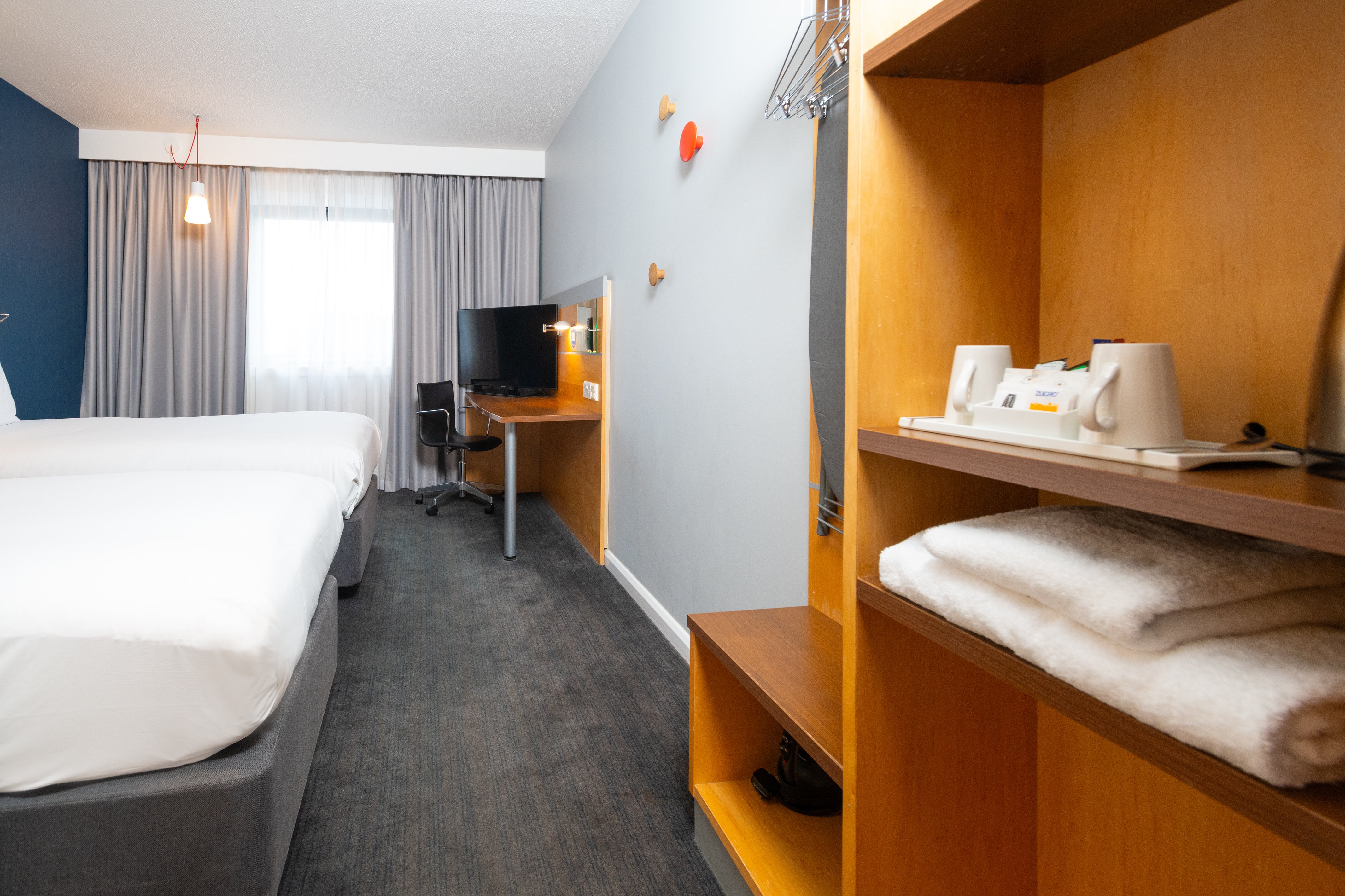 holiday inn express stevenage by ihg