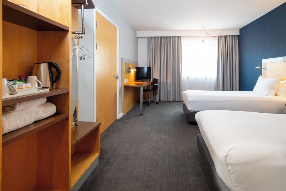 holiday inn express stevenage by ihg