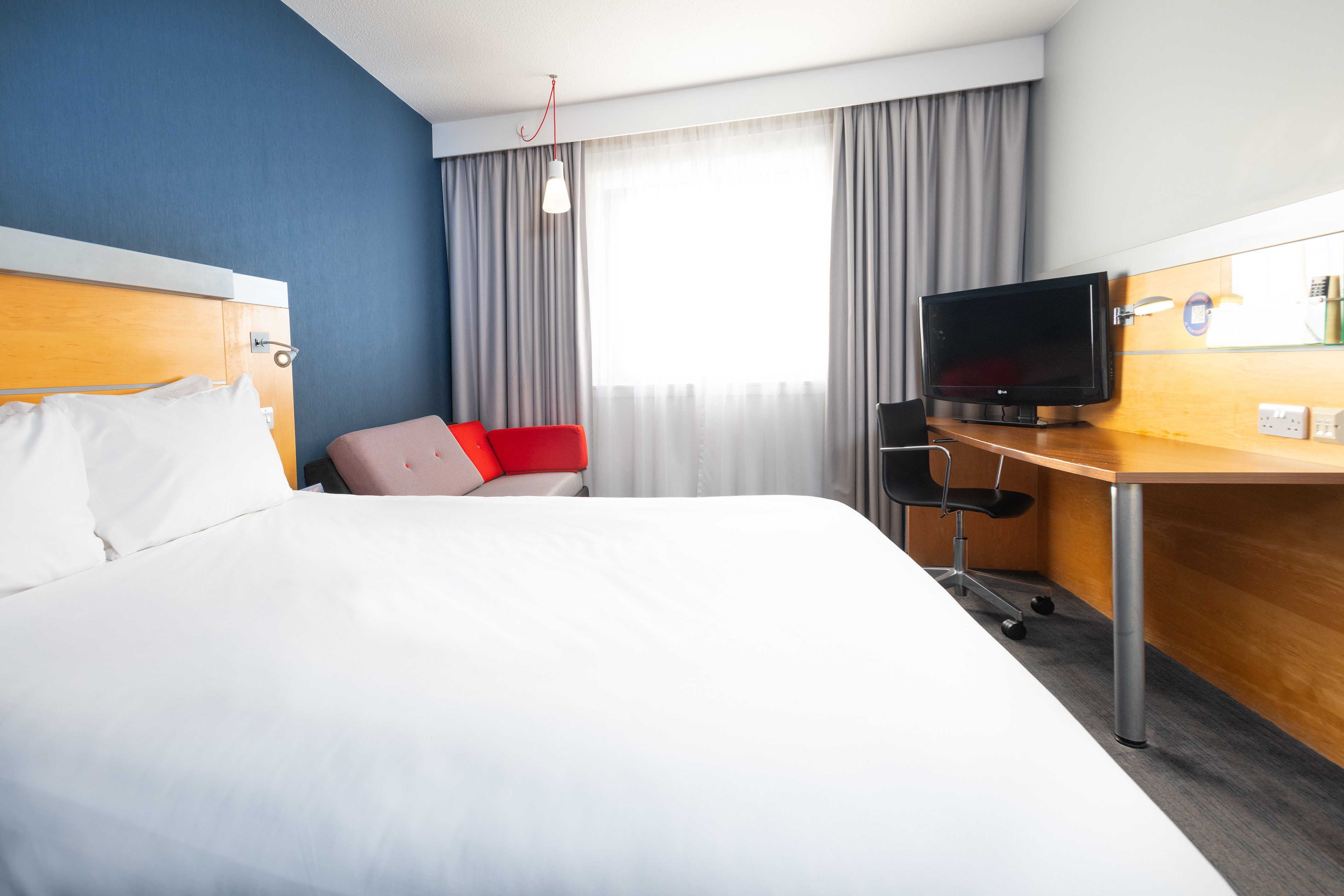 holiday inn express stevenage by ihg