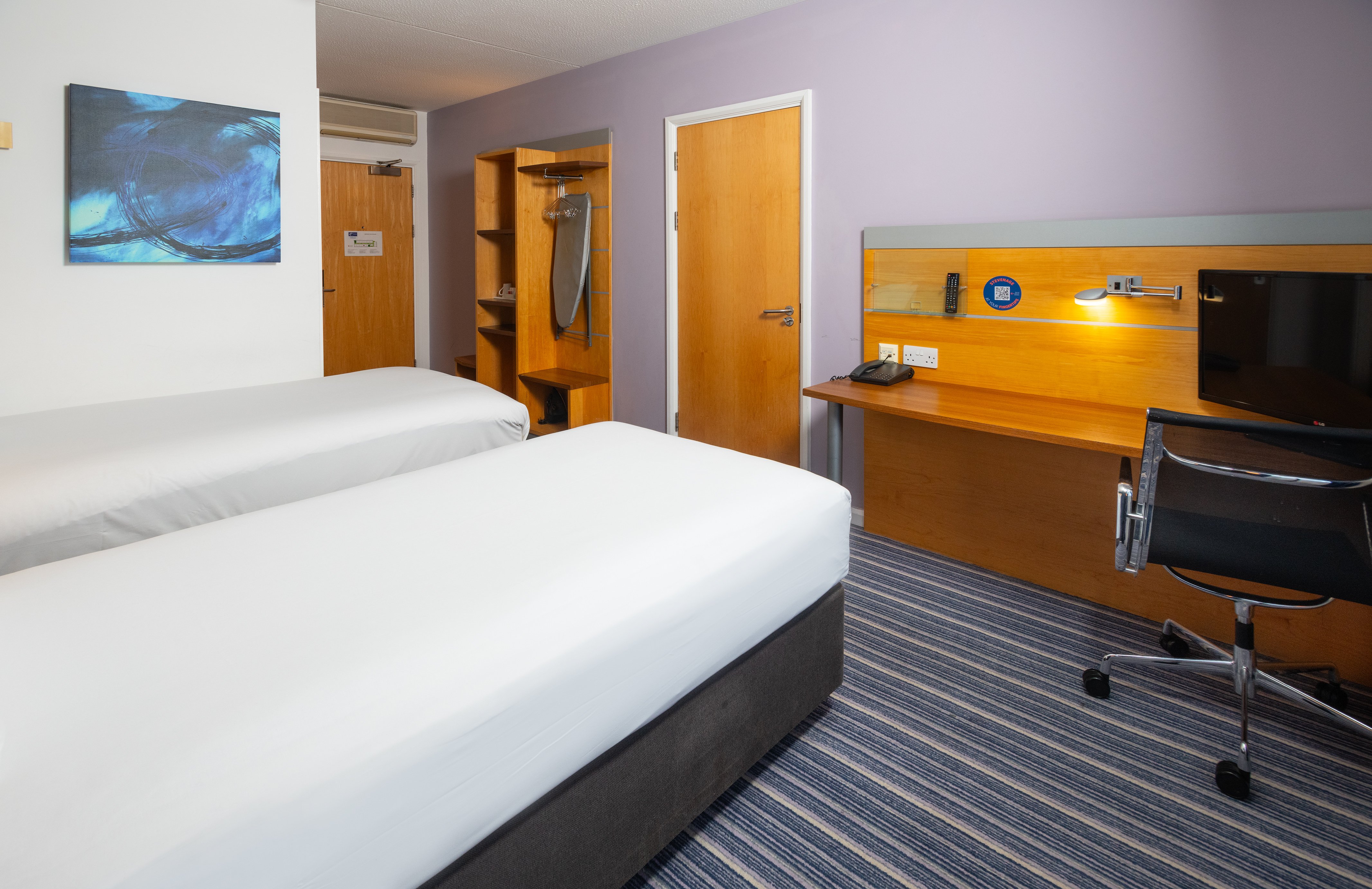 holiday inn express stevenage by ihg