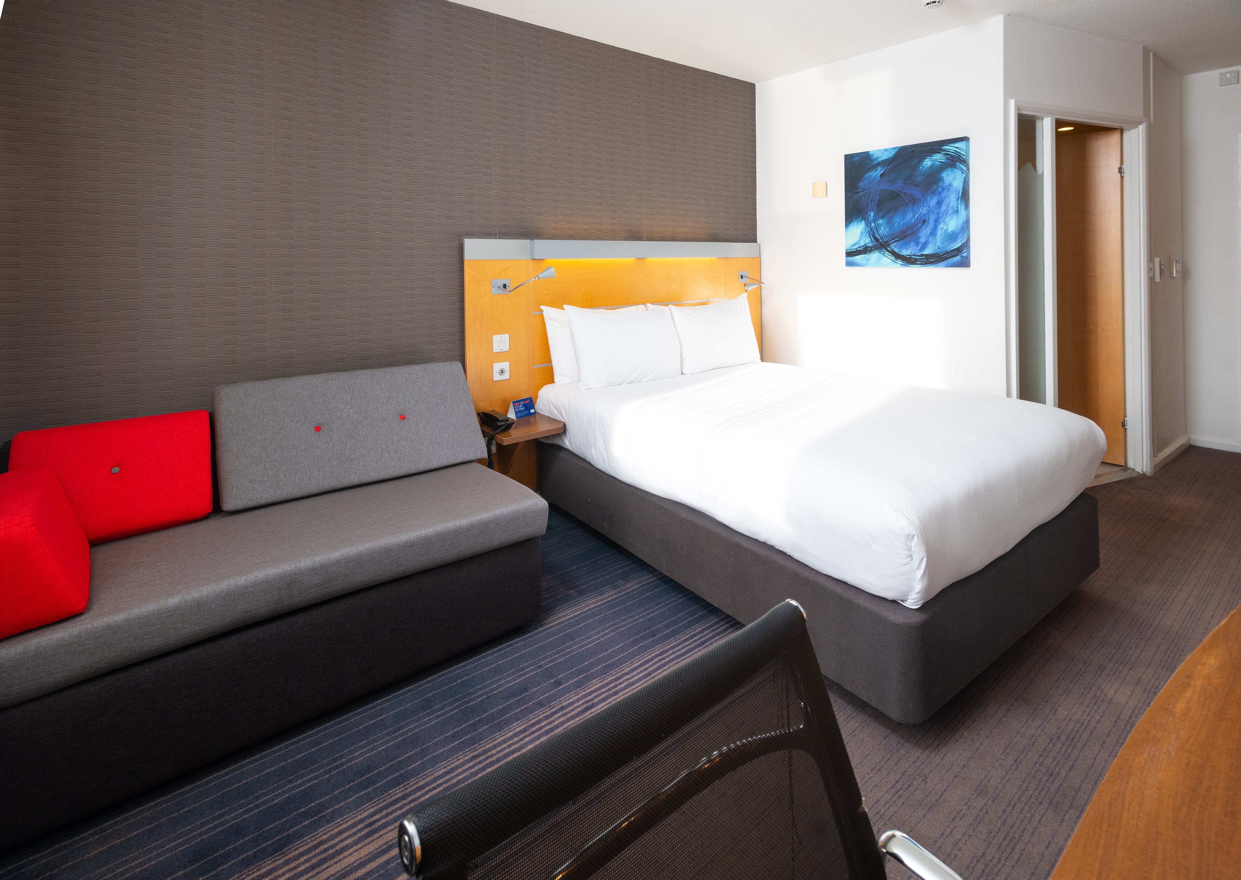 holiday inn express stevenage by ihg