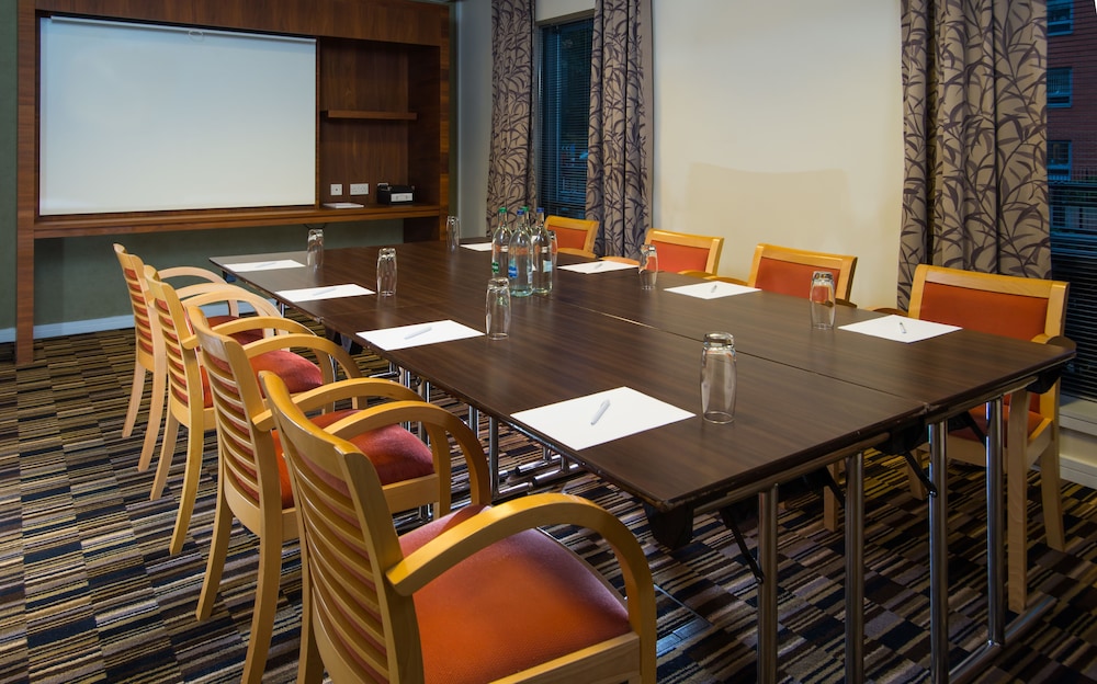 holiday inn express stevenage by ihg