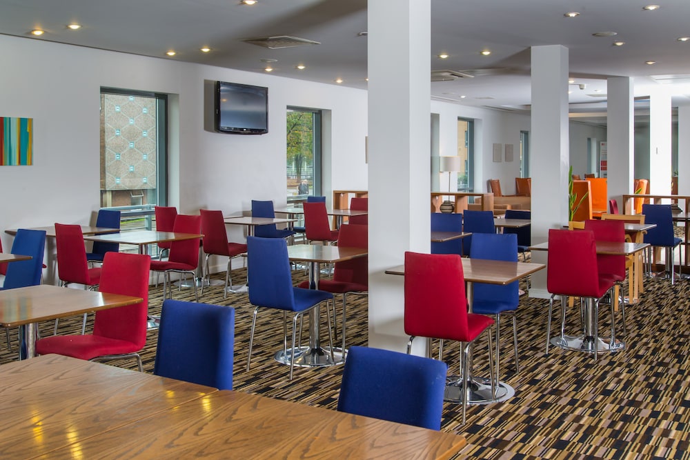 holiday inn express stevenage by ihg