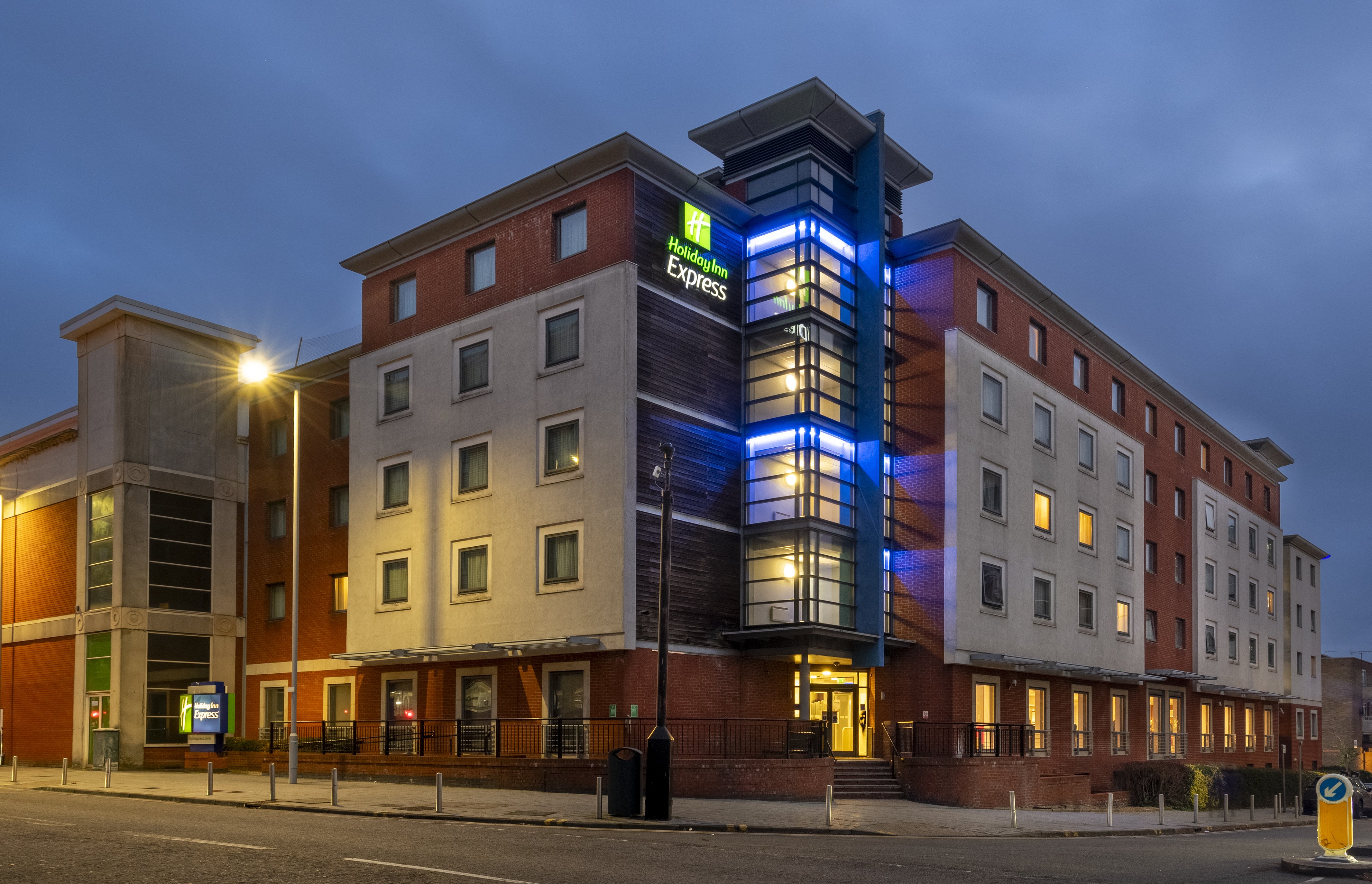 holiday inn express stevenage by ihg
