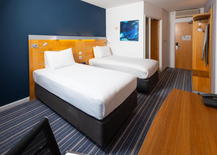 holiday inn express stevenage by ihg