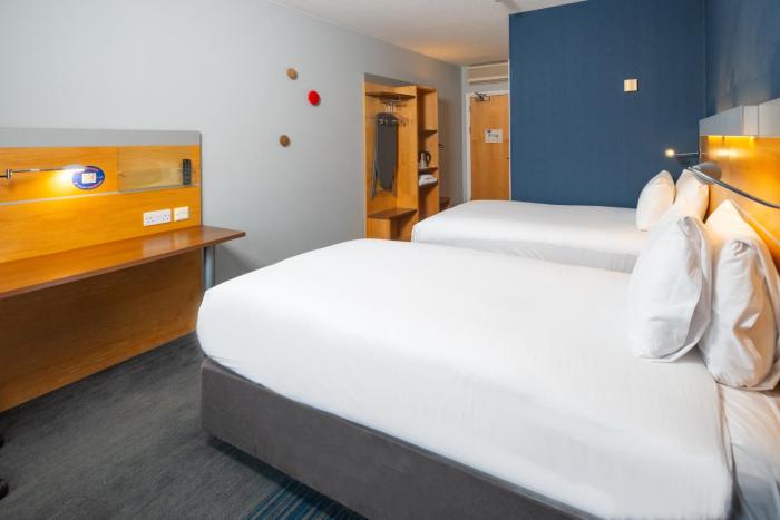 holiday inn express stevenage by ihg
