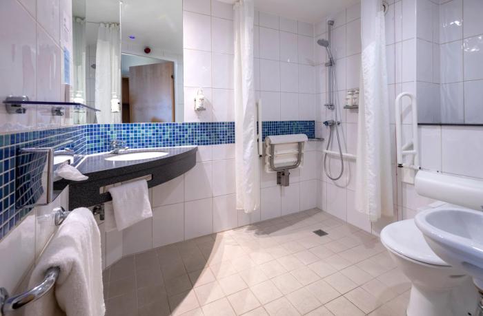 holiday inn express stevenage by ihg