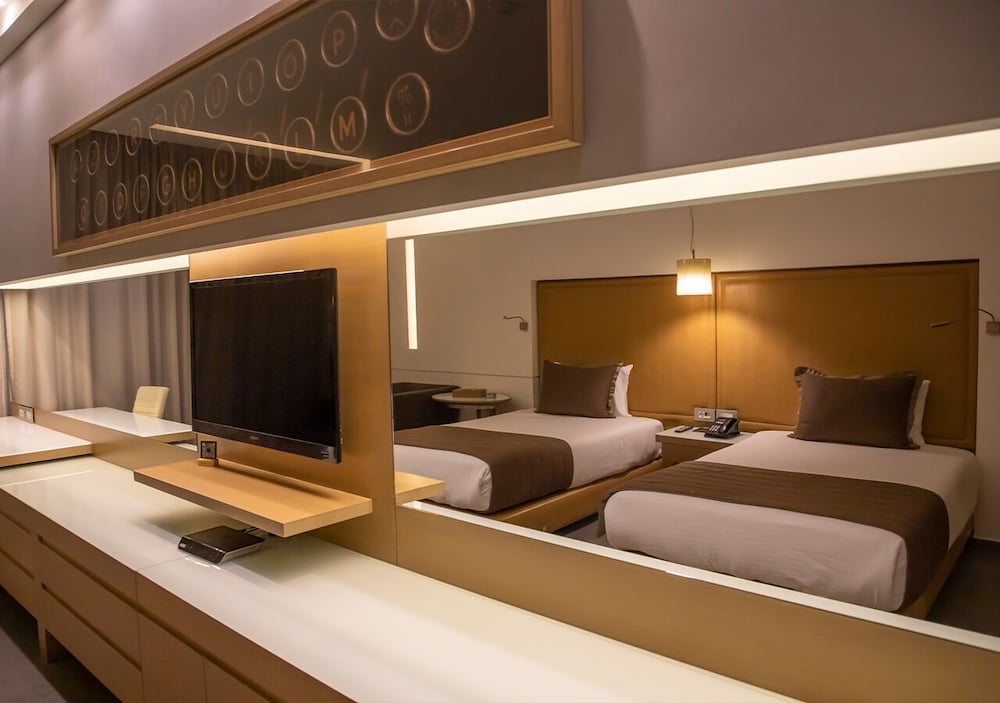 saifi suites hotel