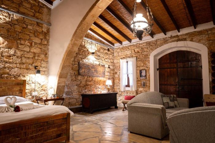 oinoessa traditional boutique houses