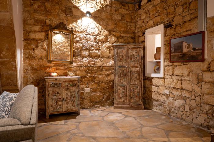 oinoessa traditional boutique houses