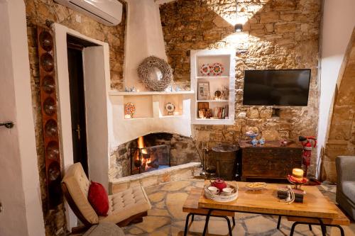 oinoessa traditional boutique houses