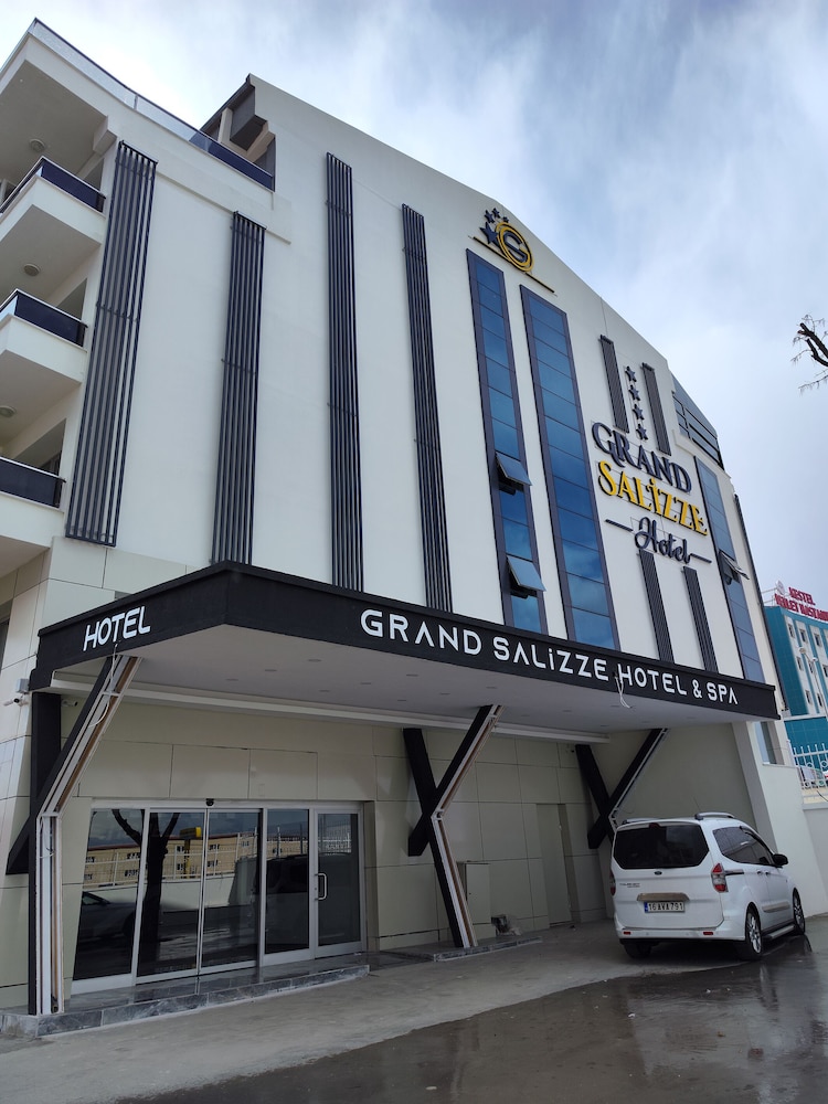 grand salizze hotel