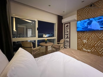 grand museum guest house pyramids view