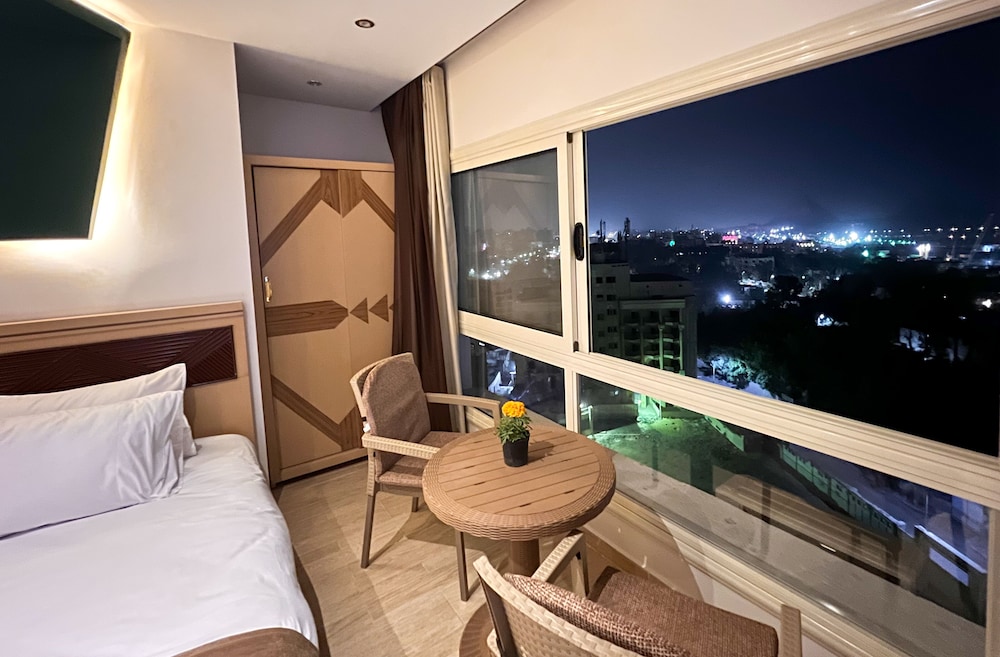 grand museum guest house pyramids view