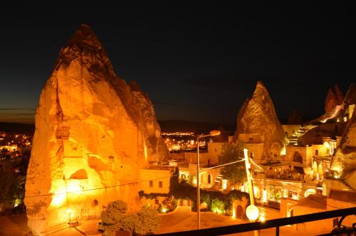 elite cave suites