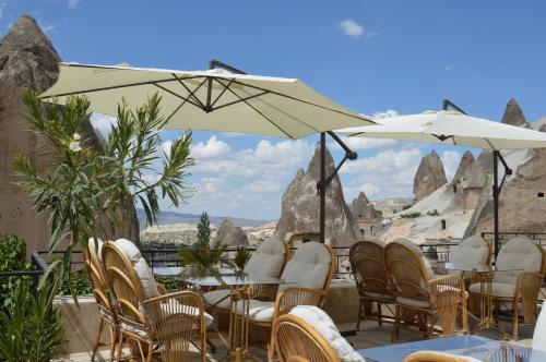 elite cave suites