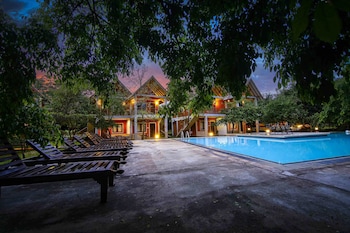 elephas resort and spa