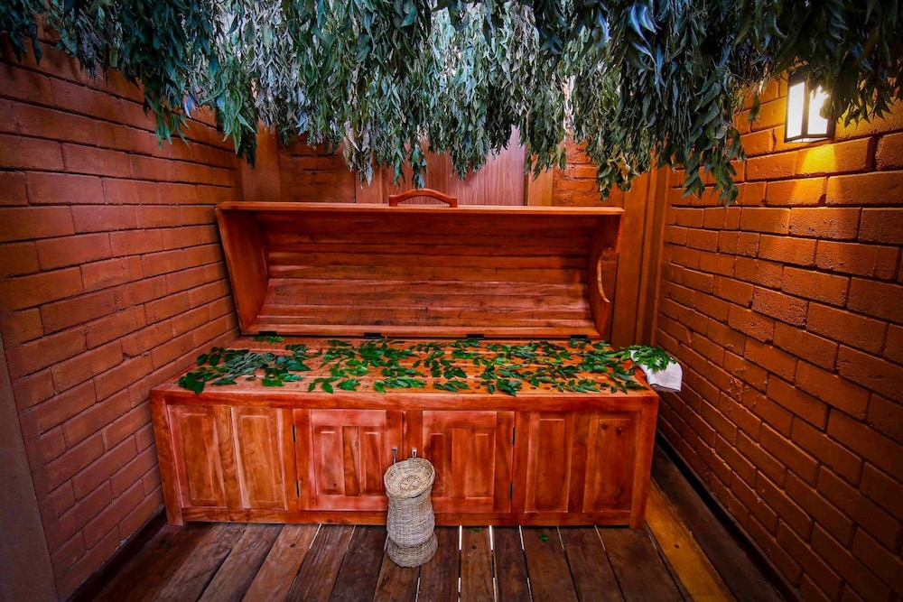 elephas resort and spa