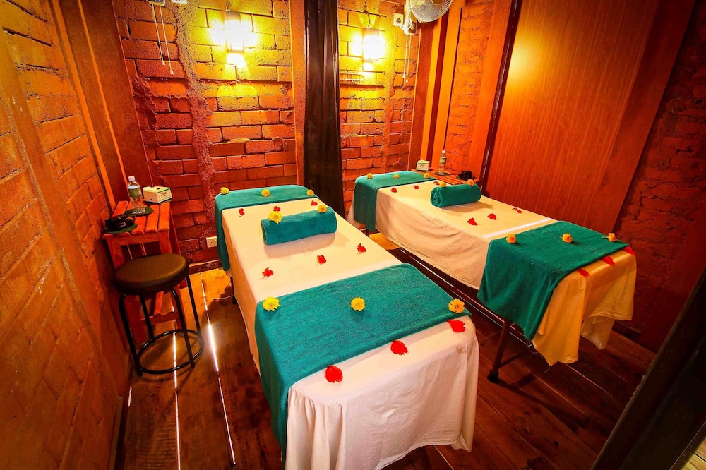 elephas resort and spa