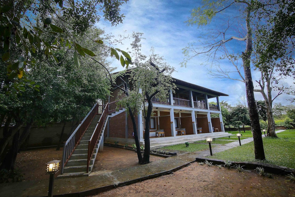 elephas resort and spa