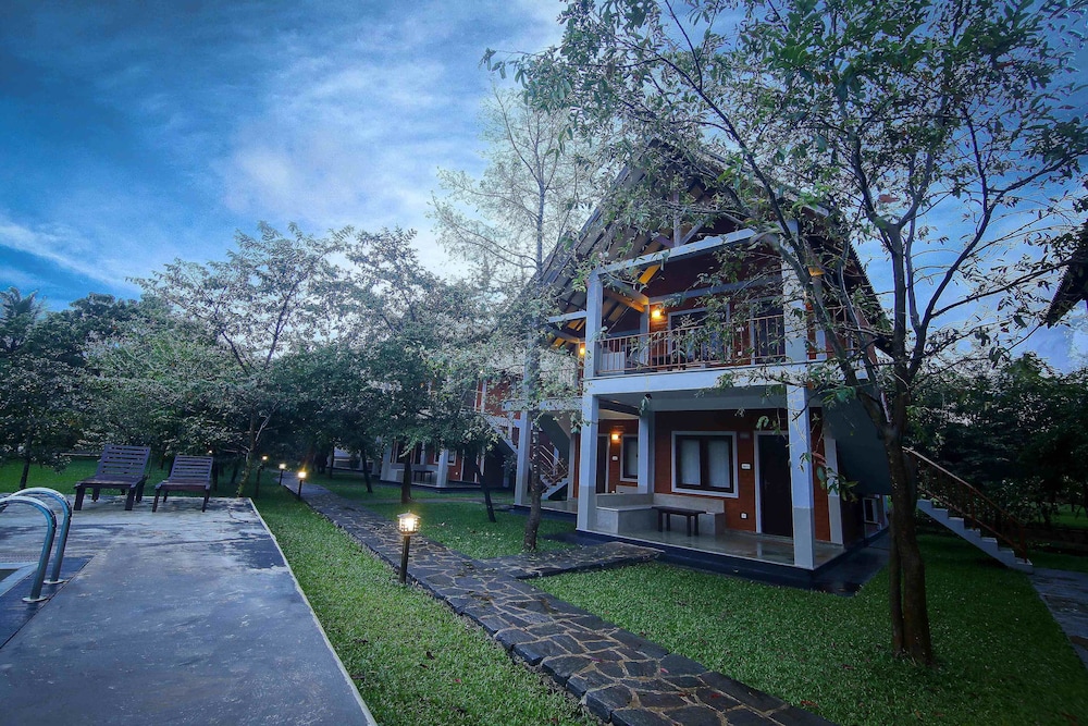 elephas resort and spa