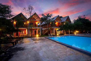 elephas resort and spa