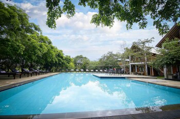 elephas resort and spa