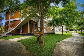 elephas resort and spa