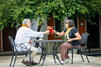 elephas resort and spa