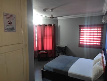 royal blue guest house bar