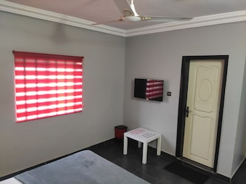 royal blue guest house bar