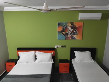 royal blue guest house bar