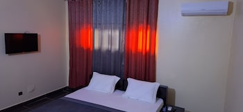 royal blue guest house bar