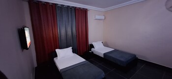 royal blue guest house bar