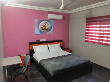 royal blue guest house bar