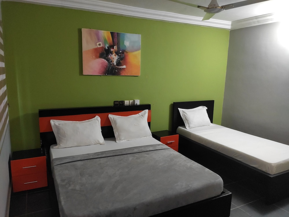 royal blue guest house bar