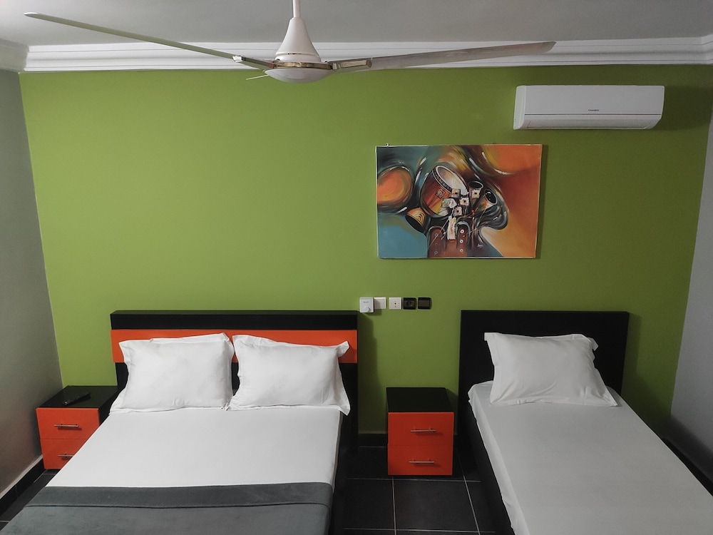 royal blue guest house bar