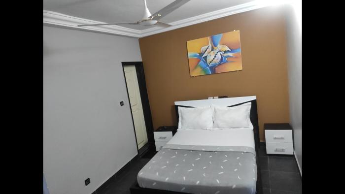 royal blue guest house bar