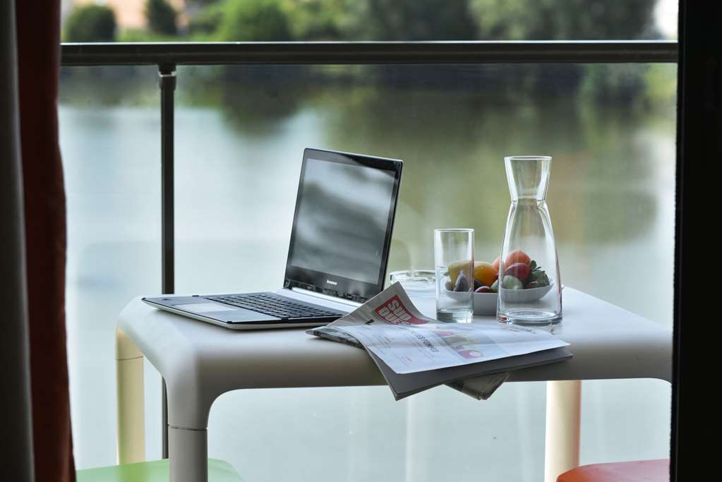 appart hotel mer and golf city bordeaux bruges