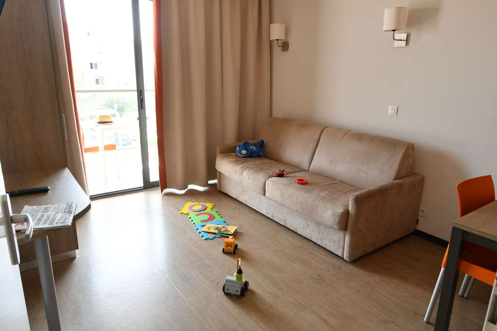 appart hotel mer and golf city bordeaux bruges