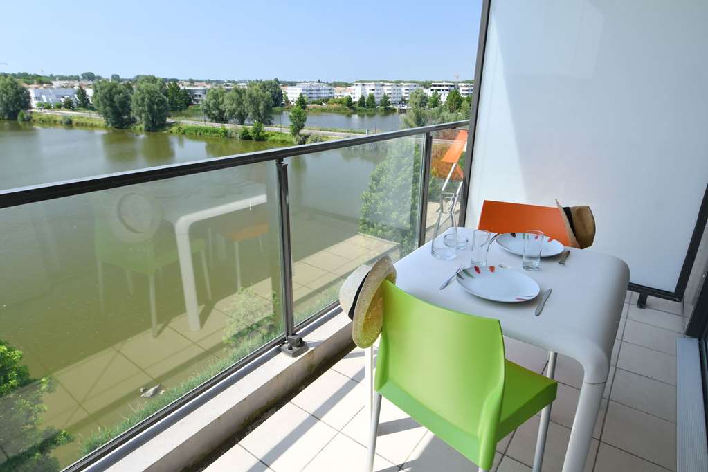 appart hotel mer and golf city bordeaux bruges