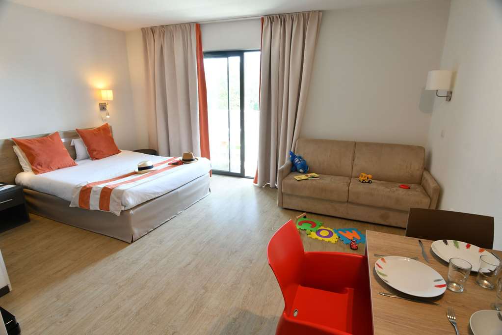 appart hotel mer and golf city bordeaux bruges