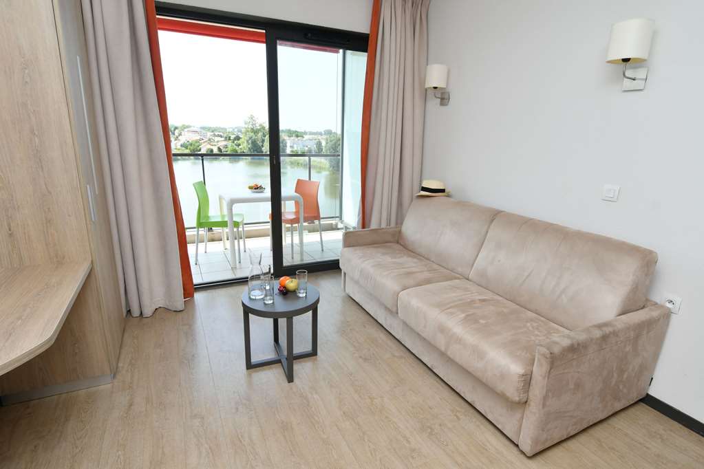 appart hotel mer and golf city bordeaux bruges