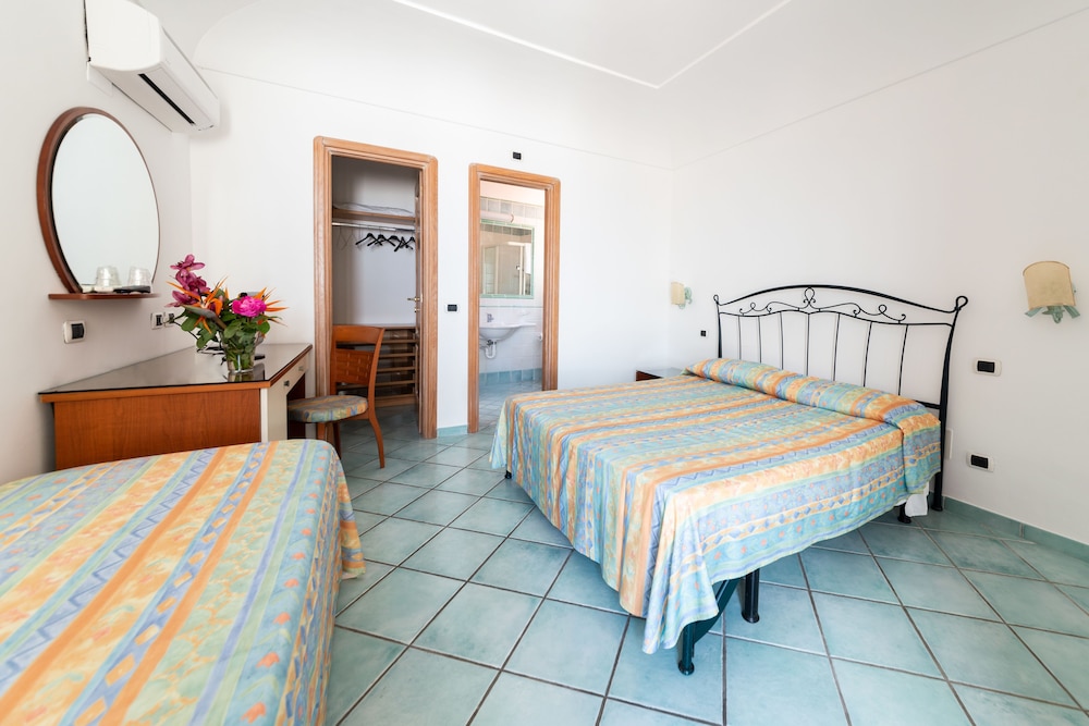 la capannina hotel and apartments