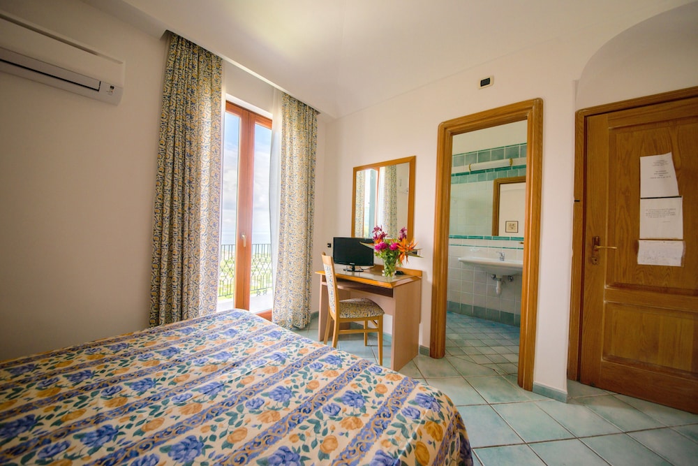 la capannina hotel and apartments