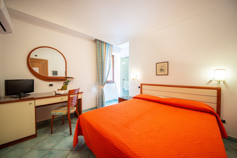 la capannina hotel and apartments