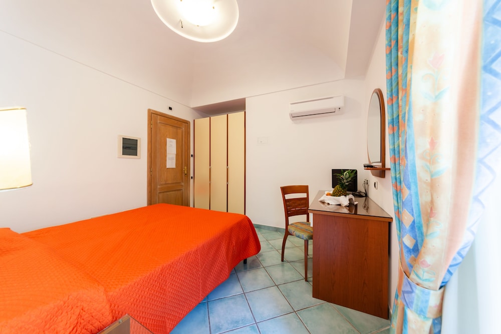 la capannina hotel and apartments