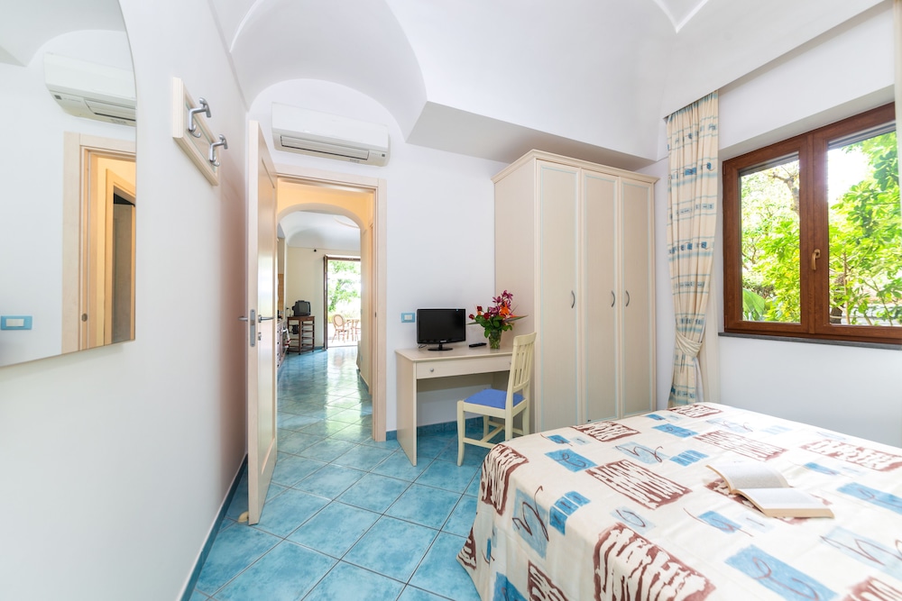 la capannina hotel and apartments