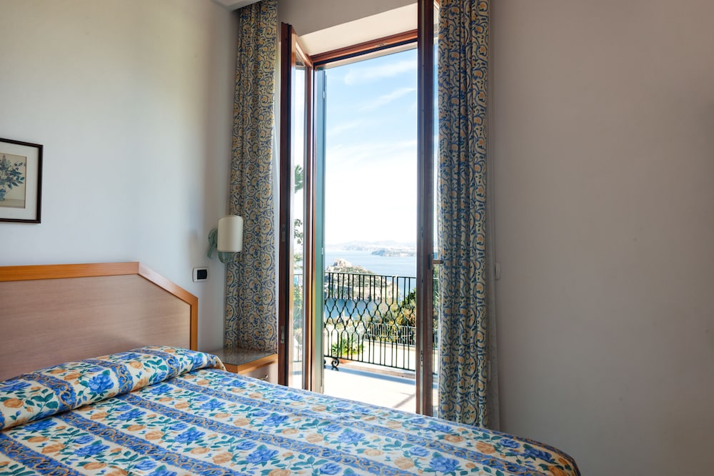 la capannina hotel and apartments